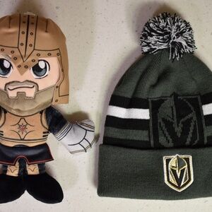 Golden Knights Kuricha Bleacher Buddy Plush NEW & EUC Youth Toque